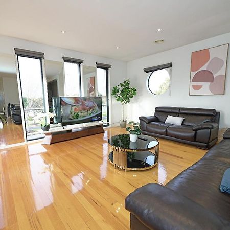 Luxury 7Brm Entire House Lakeview Blackswans Wifi Bbq Resort Point Cook Exterior photo