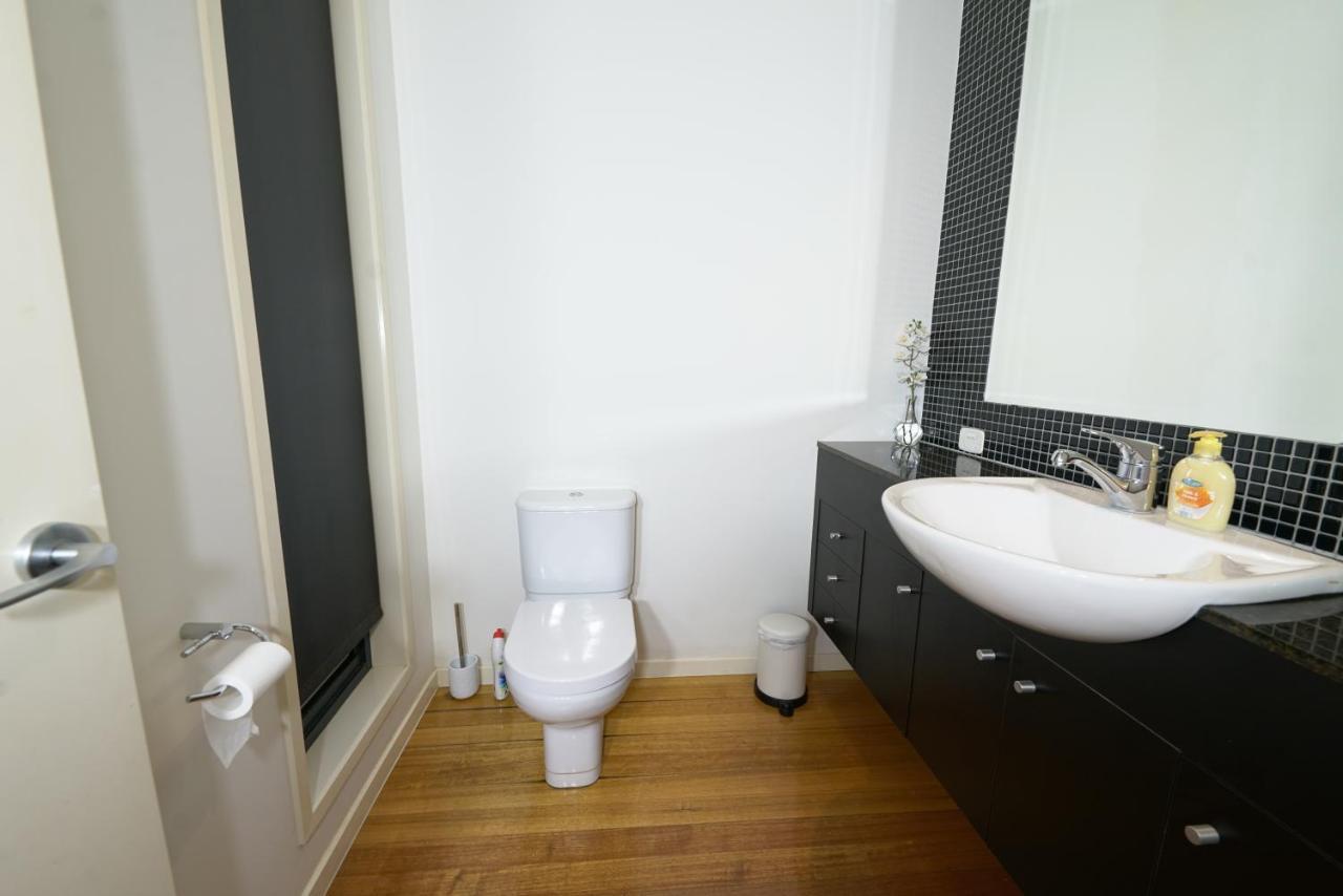 Luxury 7Brm Entire House Lakeview Blackswans Wifi Bbq Resort Point Cook Exterior photo