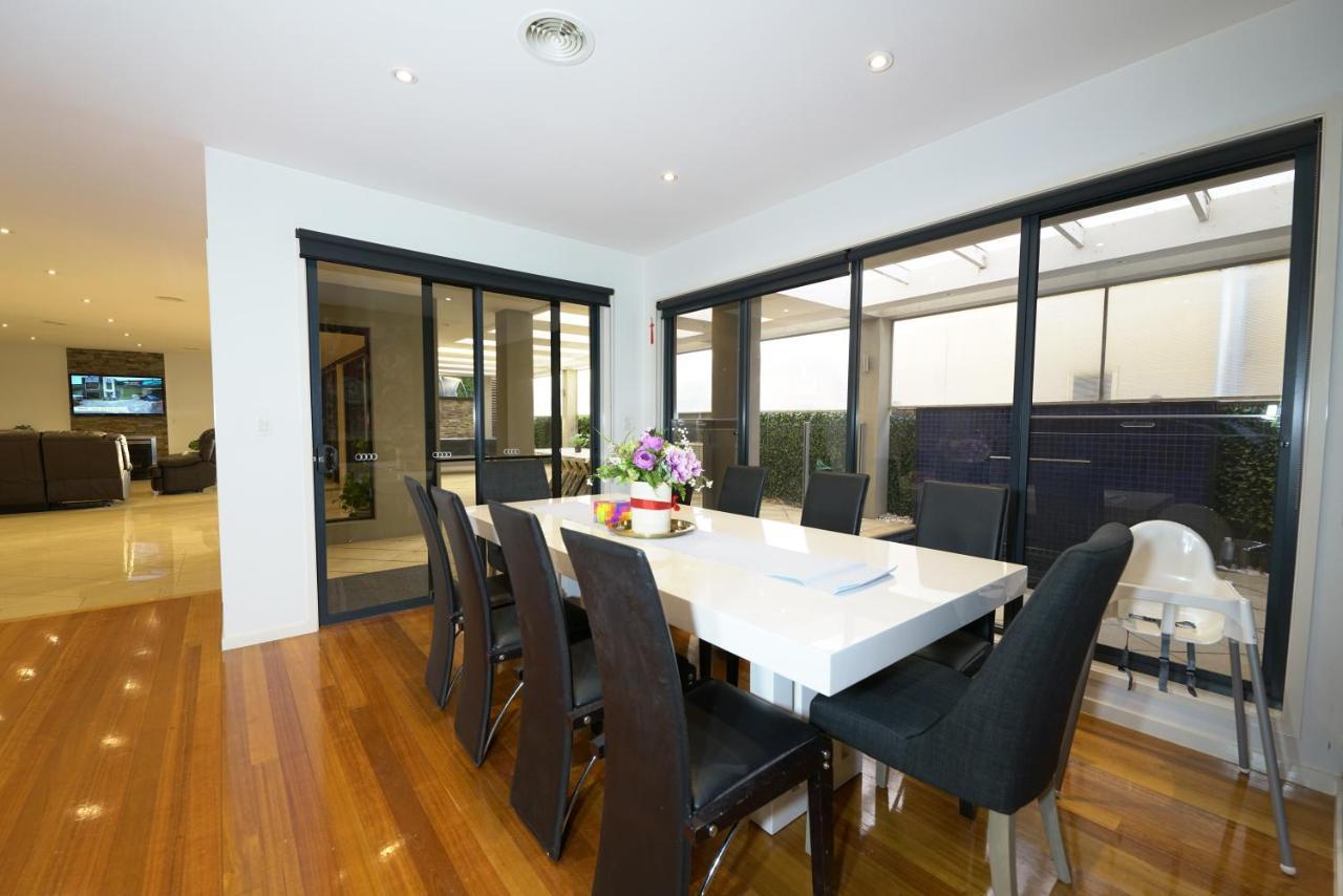 Luxury 7Brm Entire House Lakeview Blackswans Wifi Bbq Resort Point Cook Exterior photo