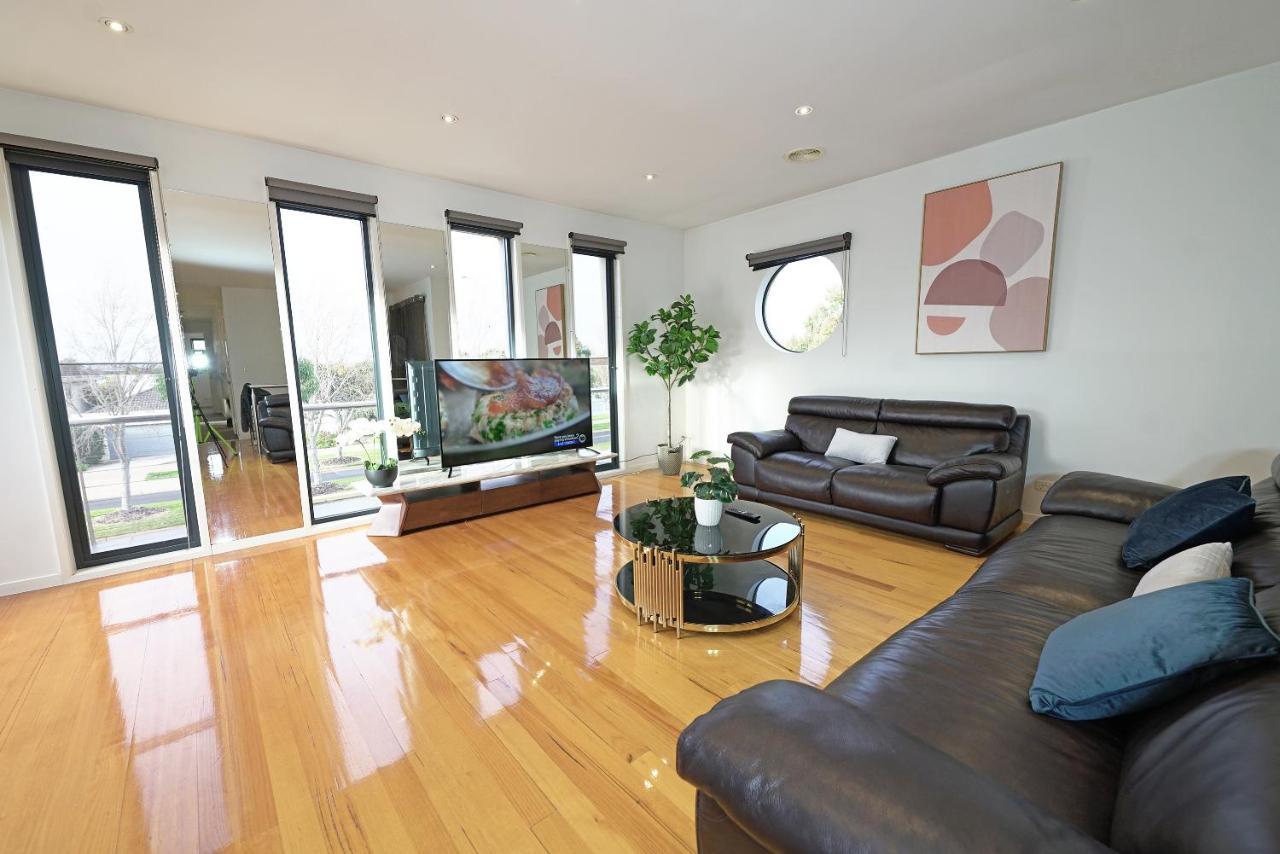 Luxury 7Brm Entire House Lakeview Blackswans Wifi Bbq Resort Point Cook Exterior photo