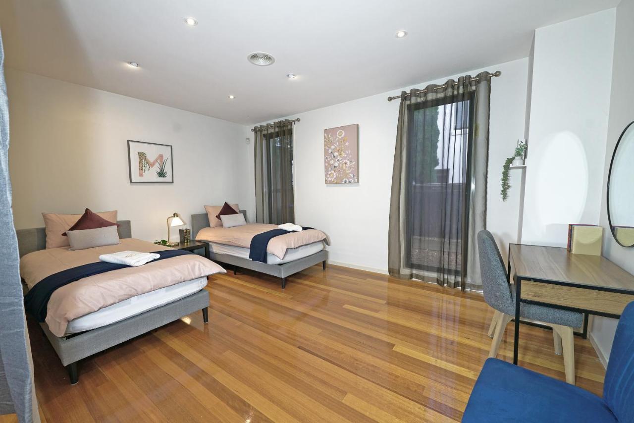 Luxury 7Brm Entire House Lakeview Blackswans Wifi Bbq Resort Point Cook Exterior photo
