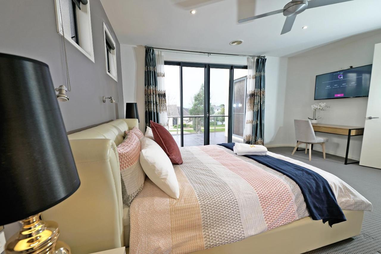 Luxury 7Brm Entire House Lakeview Blackswans Wifi Bbq Resort Point Cook Exterior photo