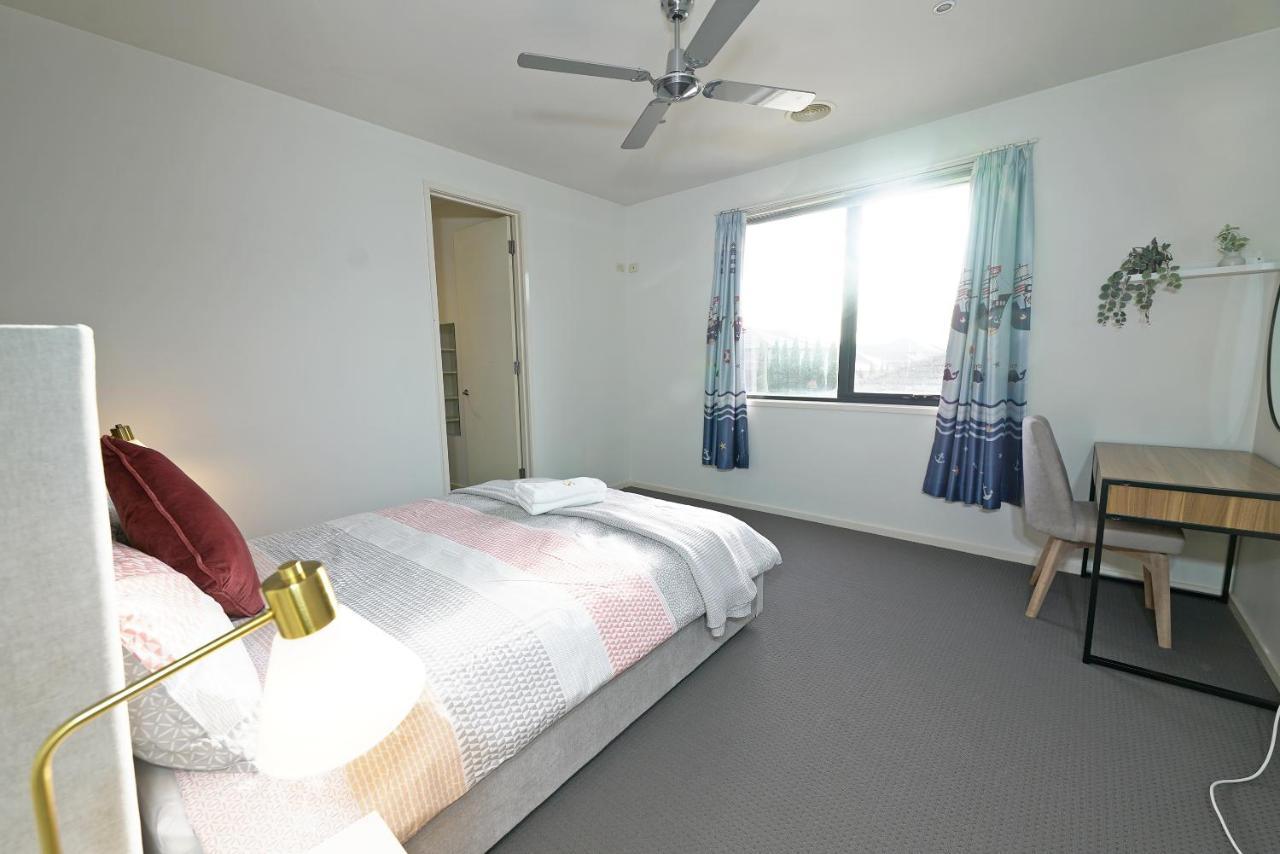 Luxury 7Brm Entire House Lakeview Blackswans Wifi Bbq Resort Point Cook Exterior photo