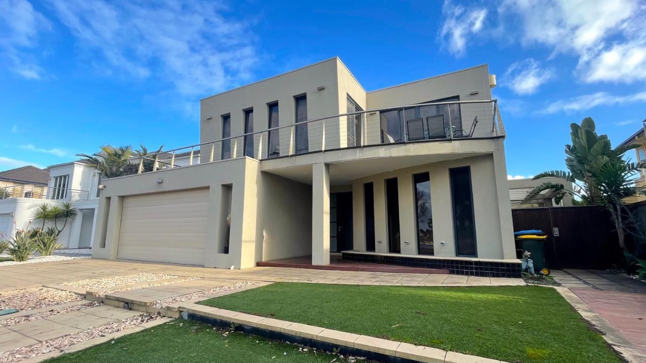 Luxury 7Brm Entire House Lakeview Blackswans Wifi Bbq Resort Point Cook Exterior photo